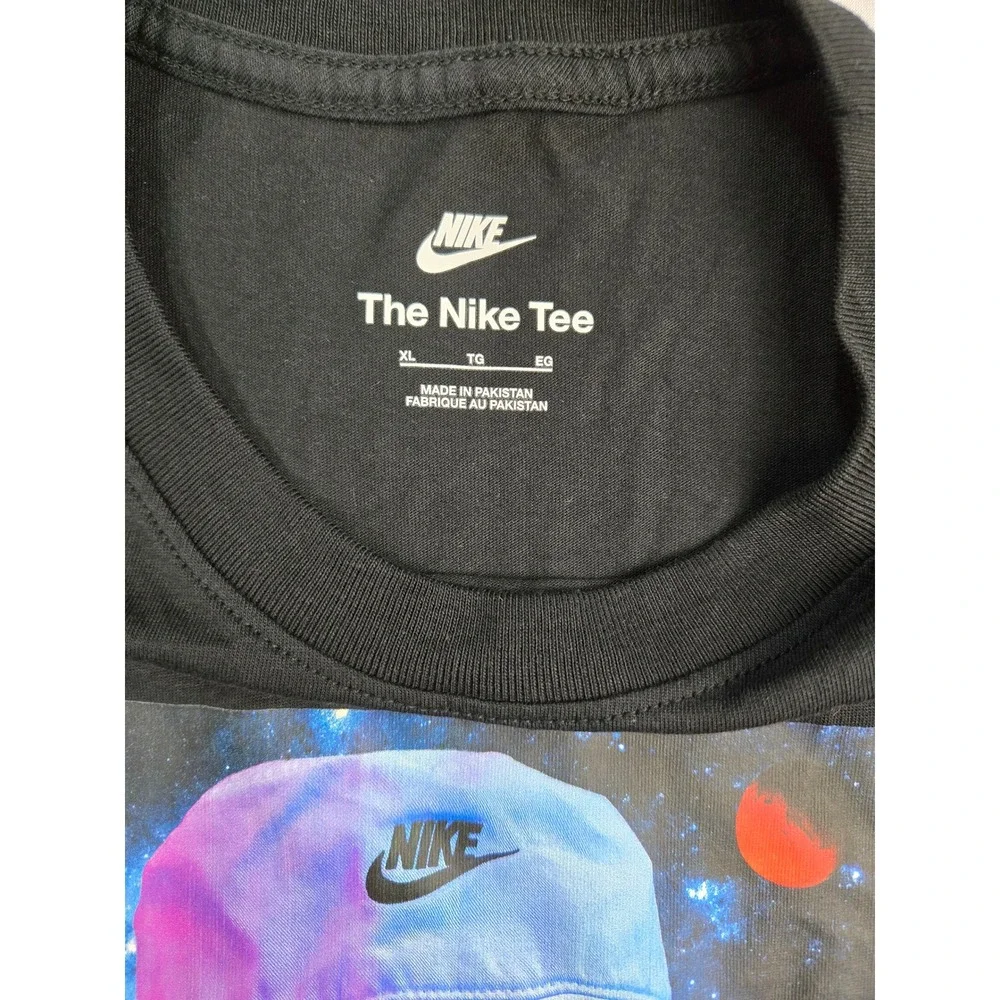 Nike tee black